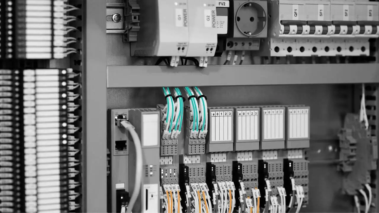 کاربرد plc در صنعت برق